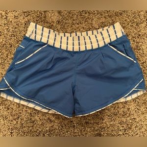 Lululemon Free Reign Short Pipe Dream Blue / Deauville Stripe Size 4